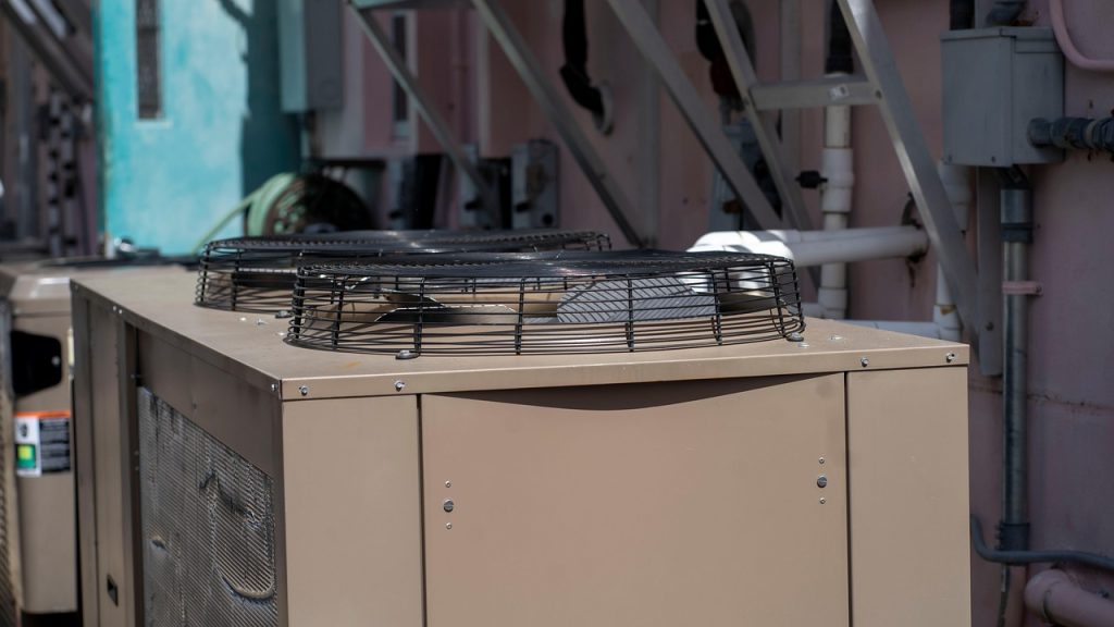 Outside commercial HVAC Toronto maintenance